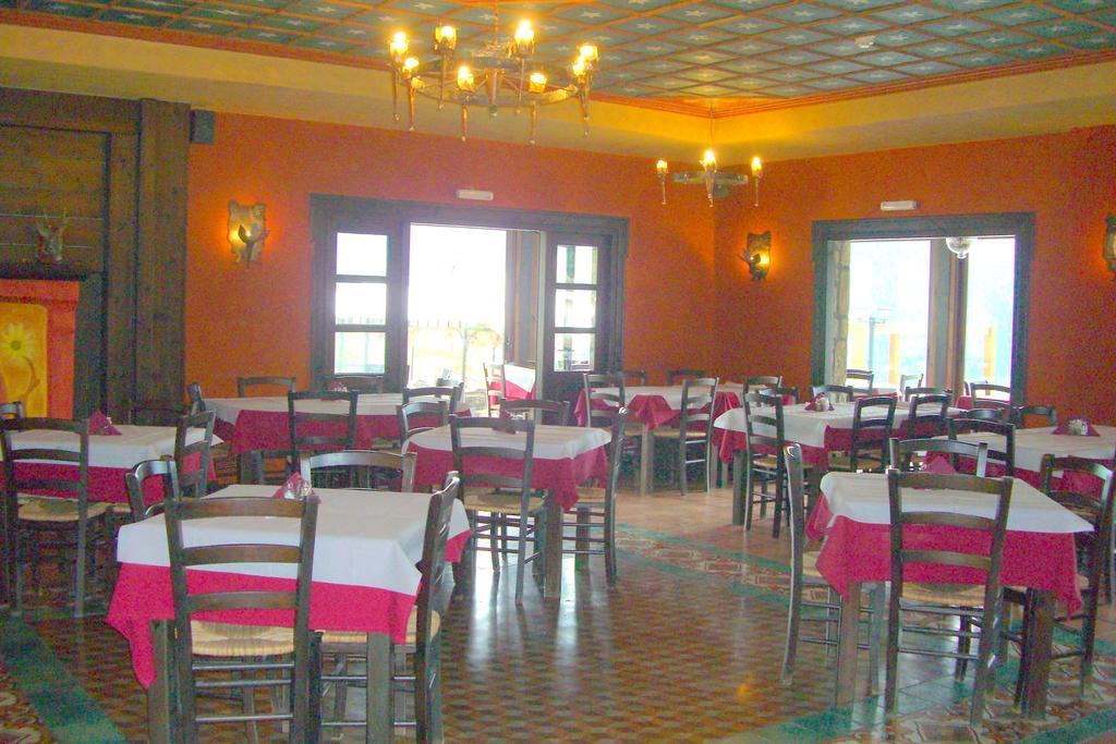 Hotel Astrovolia à Kalambaka Extérieur photo