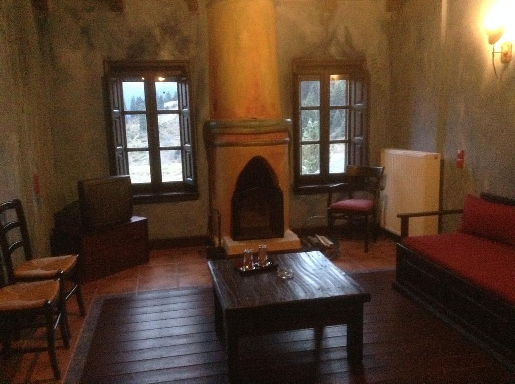 Hotel Astrovolia à Kalambaka Extérieur photo